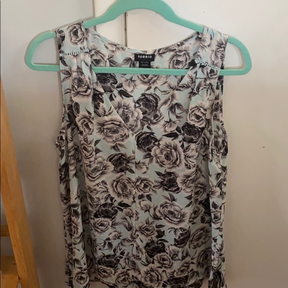Torrid blouse, sleeveless light material.